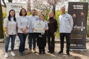 Ganadora VII edicion El Duelo con jurado y la directora general de ORIVA