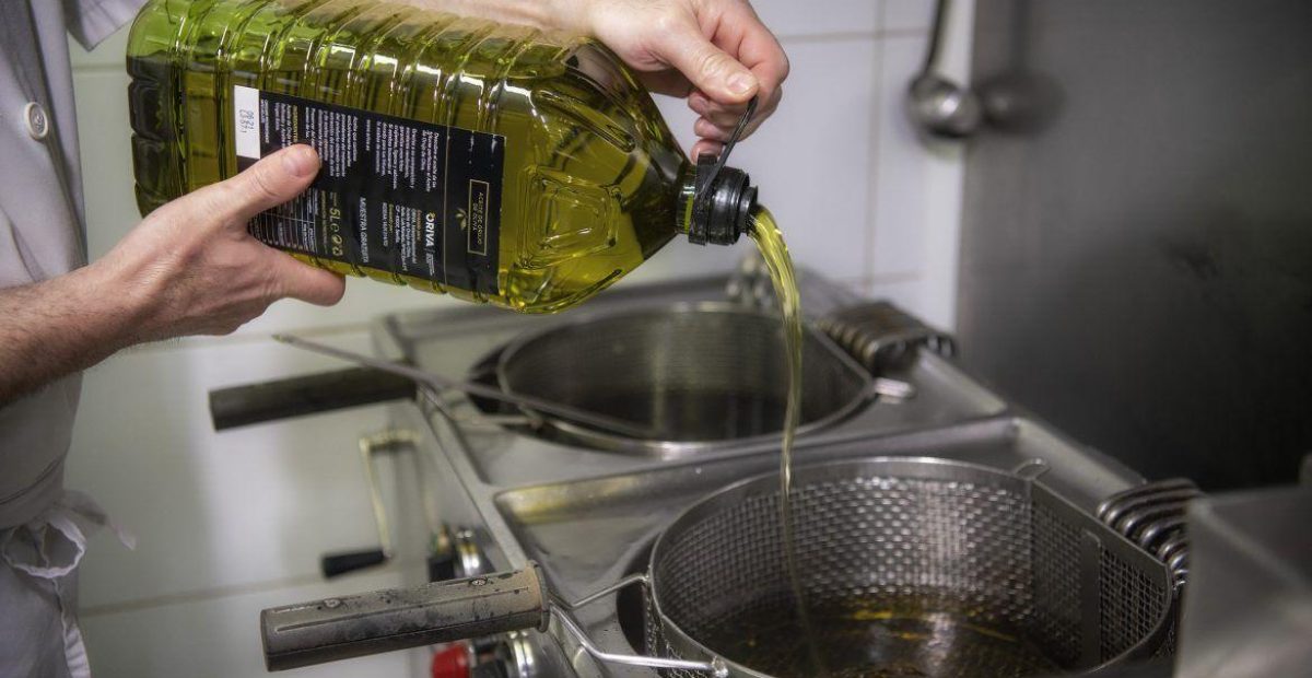 04-ORIVA_Reparto-de-Aceite-de-Orujo-de-Oliva-al-canal-HORECA-1170x620-1